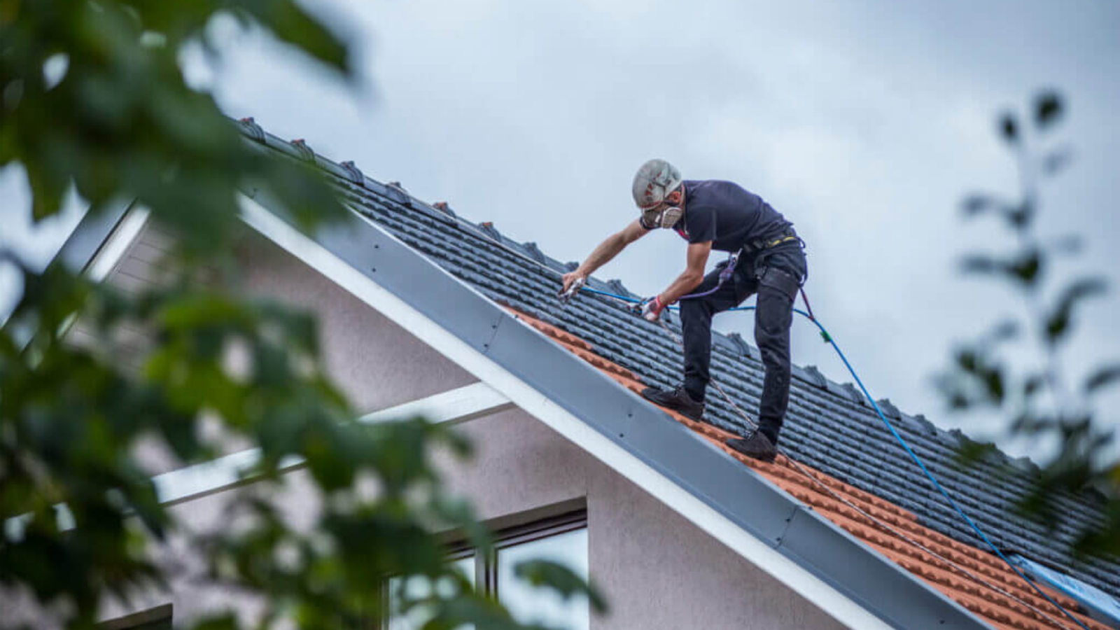 Мойка и покраска крыш из шифера | Служба покраски крыш